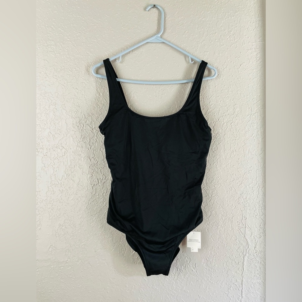 Women’s Amazon Essentials One Piece Swimsuit With Padding Built In Size M